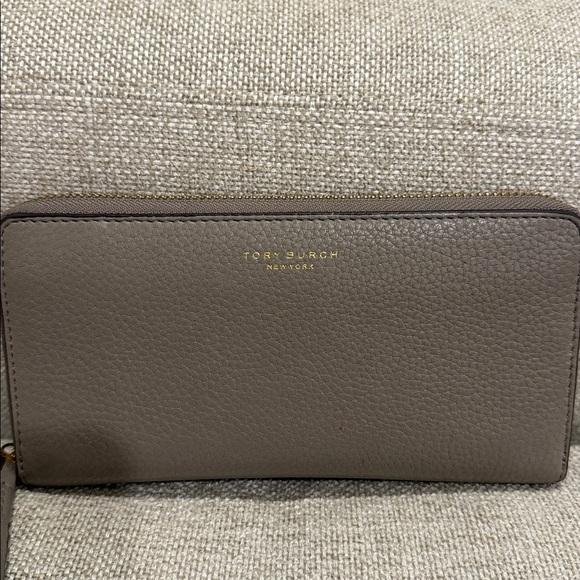 Tory Burch Gray Leather Wallet - Picture 1 of 4